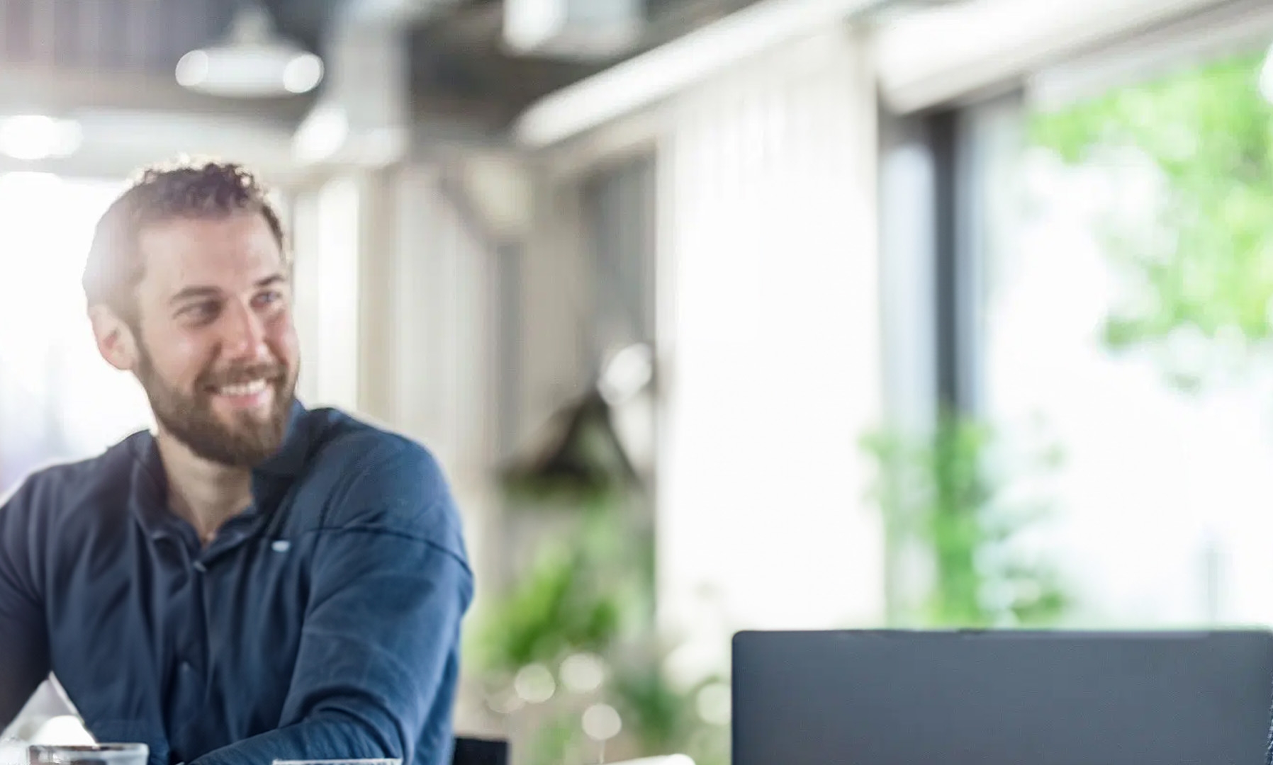 Une rencontre entre un distributeur médical et un client.